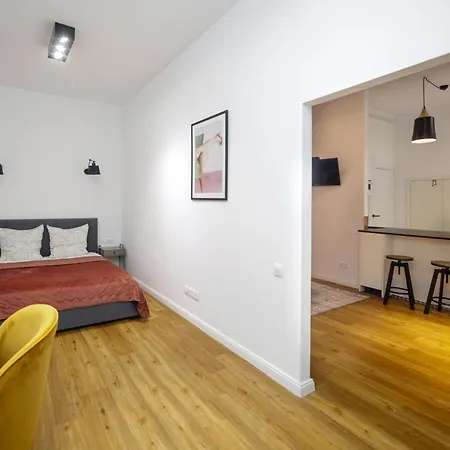 Well Located Cozy Place Lviv